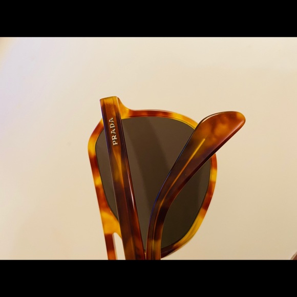 Prada sunglasses - Picture 3 of 4